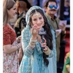 Ameesha Patel Instagram - Posted @withregram • @filmyselfies.official What a STUNNING way and PERFECT place to promote movie like Gadar-2 👍 Ameesha's look is also STUNNING 🫶 . . . . #ameeshapatel #sunnydeol #gadar2 #gadar #wagahborder #amritsar #bollywood