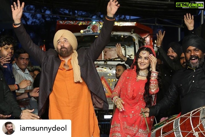 Ameesha Patel Instagram - Posted @withregram • @iamsunnydeol Memorable moments from #Gadar2Trailer Launch How did you like the trailer , comment your favourite moments. Thank you all for your love to #TaraSingh , see you in cinemas on 11th August