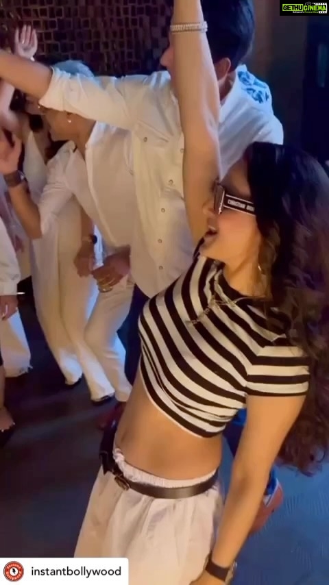Ameesha Patel Instagram - Posted @withregram • @instantbollywood Super sexy Ameeshsa Patel seen at a brunch party with close friends .. those sexy moves surely make our Monday start well ..