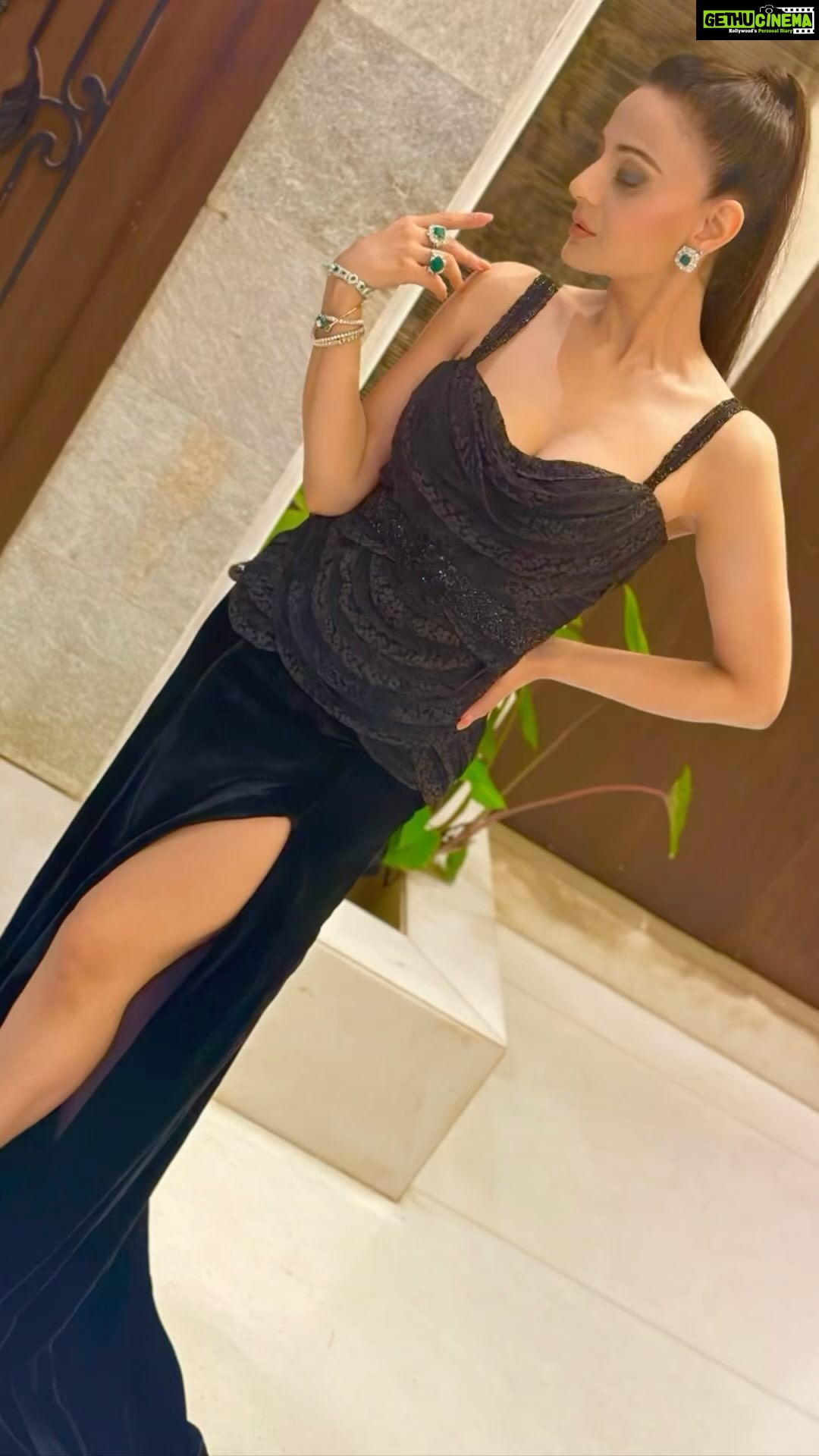 Ameesha Patel - 201.7K Likes - About Last nite — GADAR 2 500 CR SUCCESS BASH READY 🔥🔥👍🏻
Dressed by n wearing @rockystarofficial @rockystar100
Adorned in @rockystarofficial X @enticebykgk
Glam @jaywantthakre
Hair @poojaudeshihairdesigns
💖💖💖💖💖❤️❤️💕💕💕