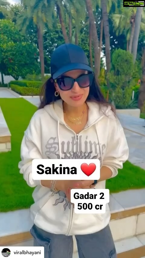 Ameesha Patel Instagram - Posted @withregram • @viralbhayani Ameesha our v own sakina personally want to thank audiences all over the world for giving so much love to Tara and sakina for gadar 2