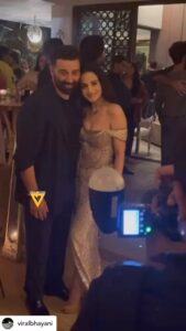 Ameesha Patel Instagram - Posted @withregram • @viralbhayani These 2 are simply magical.. Tara with his  sakina at Tara’s grand success party last evening 

#ameeshapatel #sunnydeol #gadar2 

#ameeshapatelphotoshoot