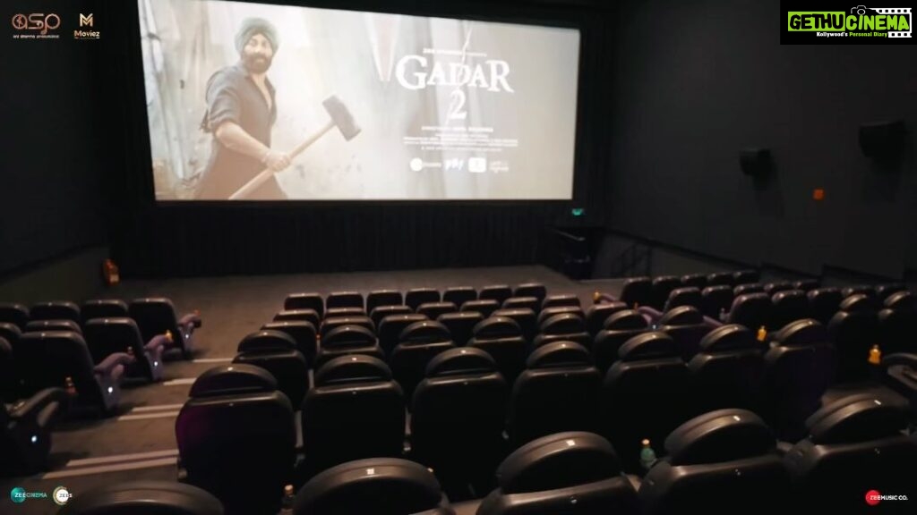 Ameesha Patel Instagram - From big screens to an even bigger milestone! ✨ Gadar 2 was screened simultaneously on 10 screens at @starcinemasme, Dubai. 😍 An achievement never attained by an Indian film in the UAE. 🙌🏻 Book your tickets! #Gadar2 in cinemas now. 🎞️