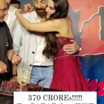 Ameesha Patel Instagram - Box office MONSTER Gadar-2 collected 370 CRORE in just 10 days 🥵😱🤯🔥🫶 . . . . #sunnydeol #ameeshapatel #gadar2 #gadar #bollywood #mumbai #utkarshsharma #simratkaur #manishwadhwa #blockbuster #alltimeblockbuster Mumbai, Maharashtra