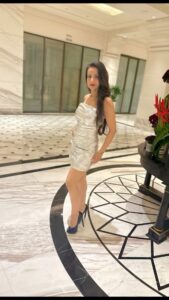 Ameesha Patel Instagram - CALCUTTA …, thank u for all the love last nite !!! Work Mode 💖💖.. short but lovely stay 👍🏻👍🏻