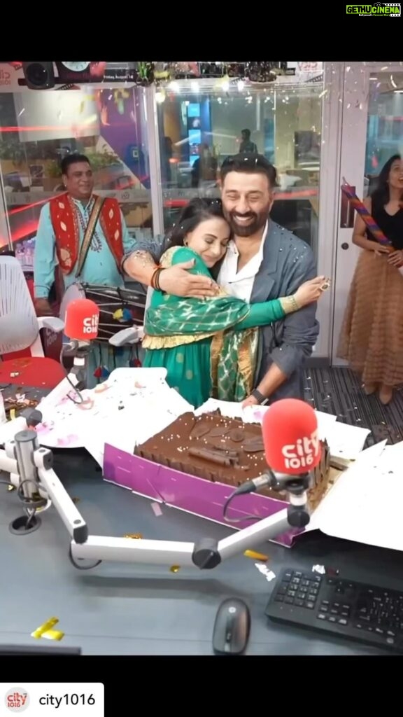 Ameesha Patel Instagram - DUBAI.——Posted @withregram • @city1016 Celebrated the success of Gadar 2 with our very own Tara Singh and Sakina! ❤️ Gadar 2 crosses 300 CRS and we had the pleasure of announcing this live on air with the amazing @iamsunnydeol and @ameeshapatel9 City1016 is the Official Radio Partner of the success of Gadar 2! Watch this space for more! #gadar2 #explorepage #bollywood