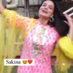 Ameesha Patel Instagram - Posted @withregram • @e24official Sakina aka @ameeshapatel9 snapped celebrating Independence Day with media.🇮🇳❤️ #ameeshapatel #sakina #independenceday #bollywood #reels #reelsinstagram