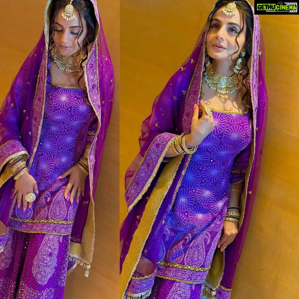 Ameesha Patel Instagram - CHANDIGARH… GADAR 2 PROMOTIONS SAKINA dressed by @rockystarofficial @rockystar100 Glam by @chettiaralbert Hair by @poojaudeshihairdesigns Jewelery @shrutifashionjewellery Assisted by @_.kanishkajain._