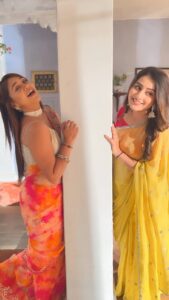 Amrapali Gupta Instagram - Bts fun 😂
.
#reelfun #payalgupta #guptainji #amrapaligupta #shagun #meet #zeetv #newreel #fun #instamood #exploremore #insta