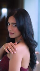 Amrita Rao Instagram - Wot Jhumka 🤔

Styled by @mrignain ✨

Outfit & Jewels by @krupa_jain 

#jhumka  #whatjhumka #aaliabhatt #ranveersingh #trending #songs