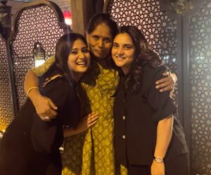 Amrutha Iyengar Instagram - Aaaand this happened!!! My two inspirations in one frame ♥️ @divyaspandana love you the most♥️ thank you for the wonderful evening ♥️