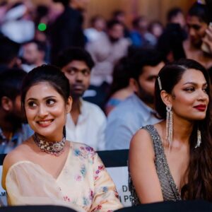 Amrutha Iyengar Instagram - Siiima day 1 ♥️

Wearing @ramya_katta_couture 
Styled by @memsahib_byshachinaheggar 
Pc @venketramg 
MUA @priyanka_prabhudev @themakeupcompanymysore 
Hair @makeover_by_praveen
Jewellery @kushalsfashionjewellery