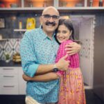 Amrutha Iyengar Instagram - Had a lovely time with you my dearest @sihikahichandru grandpaaaaa♥️♥️ #abbabbapromotions♥️ @bombaatbhojana