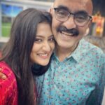 Amrutha Iyengar Instagram - Had a lovely time with you my dearest @sihikahichandru grandpaaaaa♥️♥️ #abbabbapromotions♥️ @bombaatbhojana