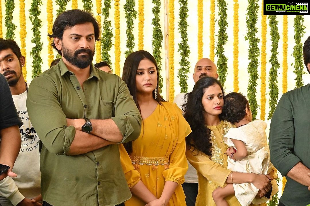 Amrutha Iyengar Instagram - Glimpse of #HoysalaMuhurtha ✨ Watch now on @KRG_connects YouTube Channel #Hoysala #KarthikGowda @yogigraj @dhananjaya_ka @krg_connects @vijay_cinephilia @b_ajaneesh @hoysalathefilm Soooo glad to be a part of this project ♥️
