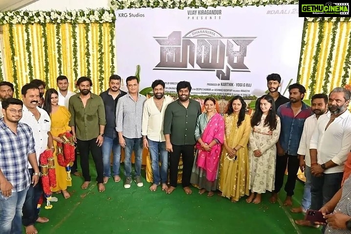 Amrutha Iyengar Instagram - Glimpse of #HoysalaMuhurtha ✨ Watch now on @KRG_connects YouTube Channel #Hoysala #KarthikGowda @yogigraj @dhananjaya_ka @krg_connects @vijay_cinephilia @b_ajaneesh @hoysalathefilm Soooo glad to be a part of this project ♥️