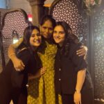 Amrutha Iyengar Instagram - Aaaand this happened!!! My two inspirations in one frame ♥️ @divyaspandana love you the most♥️ thank you for the wonderful evening ♥️
