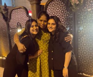 Amrutha Iyengar Instagram - Aaaand this happened!!! My two inspirations in one frame ♥️ @divyaspandana love you the most♥️ thank you for the wonderful evening ♥️