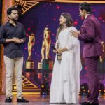 Amrutha Iyengar Instagram - Can’t thank enough ♥️ Thank you @silambarasantrofficial feels great to be receiving this from you 🤗 @mirchi_kannada Rising ⭐️ Pc @arunprasath_photography thanks a lot buddy🤗 Styled by @laxmikrishnalabel