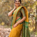 Amrutha Iyengar Instagram - I’ve never seen elegance go out of style. 😉 PC @chidu.ln_portraits MUA @artistryby_priyankaharish Styled by @anthariya_ @nidhi_d_gowda Jewellery @rentmyjewels