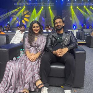 Amrutha Iyengar Instagram - #badavrascal cinema nodidra? What’s your weekend plan?? Cinema istha aytha? Give us your reviews aaand if u haven’t watched it yet go watch it with your family and friends 😍♥️ 

Love
Sangeetha♥️

Styled by @memsahib_byshachinaheggar 
MUA @ganesh_makeover 
Hair @praveenpraveen3774