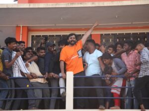 Amrutha Iyengar Instagram - ಧನ್ಯವಾದಗಳು ಕೊಳ್ಳೇಗಾಲ❤️

#badavarascal 

@Dhananjaya_ka @amrutha_iyengar @Dir_shankarguru @Vasuki_vaibhav_ @Preethaj @Dr.bhushana @Poornamysore @Muralishankark @Niranjan_2071 @Raju.rba @KRGstudios @Karthik_krg @Yogigraj @Daalipictures @KRG_connects @Aanandaaudio