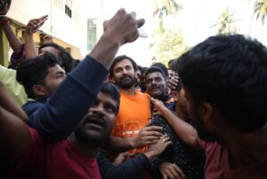 Amrutha Iyengar Instagram - ಧನ್ಯವಾದಗಳು ಮಳವಳ್ಳಿ❤️

#BadavaRascal

@amrutha_iyengar @dir_shankarguru @vasuki_vaibhav_ @preethaj @dr.bhushana @poornamysore @muralishankark @niranjan_2071 @raju.rba @krgstudios @karthik_krg @yogigraj @daalipictures @krg_connects @aanandaaudio