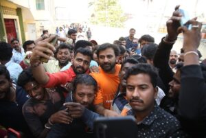 Amrutha Iyengar Instagram - ಧನ್ಯವಾದಗಳು ಮಳವಳ್ಳಿ❤️

#BadavaRascal

@amrutha_iyengar @dir_shankarguru @vasuki_vaibhav_ @preethaj @dr.bhushana @poornamysore @muralishankark @niranjan_2071 @raju.rba @krgstudios @karthik_krg @yogigraj @daalipictures @krg_connects @aanandaaudio