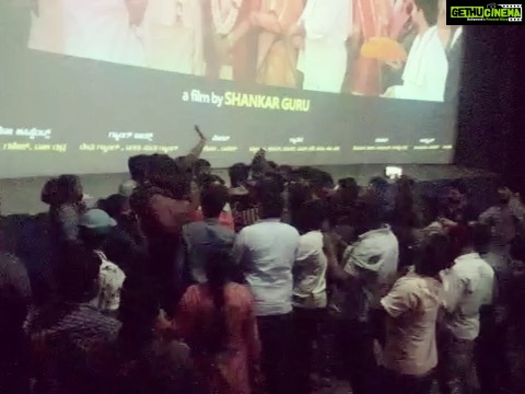 Amrutha Iyengar Instagram - Kamakyaaa🥺♥️ thank you 🙏🏻 #badavarascal @Dhananjaya_ka @Dir_shankarguru @Vasuki_vaibhav_ @Preethaj @Dr.bhushana @Poornamysore @Muralishankark @Niranjan_2071 @Raju.rba @KRGstudios @Karthik_krg @Yogigraj @Daalipictures @KRG_connects @Aanandaaudio