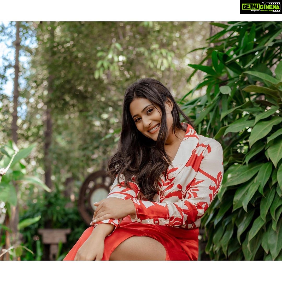 Amrutha Iyengar - 59.2K Likes - Just for today, smile a little more :)
#WCCEntertainmentsdigitalcovershoot
Content director: @arjun.117
Produced: @wcc_entertainments
Creative director: @subramanyabala
Photography: @gowthamlovektm
Make up: @ganesh_makeover
Cinematography: @dop_babu_govindaraju
Costume:@tvarusstudio
Editor:@editor_ganesh
Hair stylist:@rashmitha_glamourholic
Digital partner: @premagicdotcom
Location:@livingreenstudio