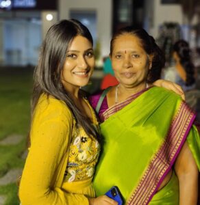 Amrutha Iyengar Instagram - Happy birthday to my everything ♥️ 

@bhargavi_ks62