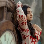 Amrutha Iyengar Instagram - See you on the other side. #WCCEntertainmentsdigitalcovershoot Content director: @arjun.117 Produced: @wcc_entertainments Creative director: @subramanyabala Photography: @gowthamlovektm Make up: @ganesh_makeover Cinematography: @dop_babu_govindaraju Costume:@tvarusstudio Editor:@editor_ganesh Hair stylist:@rashmitha_glamourholic Digital partner: @premagicdotcom Location:@livingreenstudio