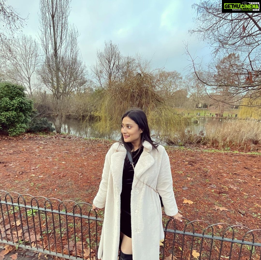 Amrutha Iyengar Instagram - Better days are ahead ✨ St James Park, Buckingham Palace