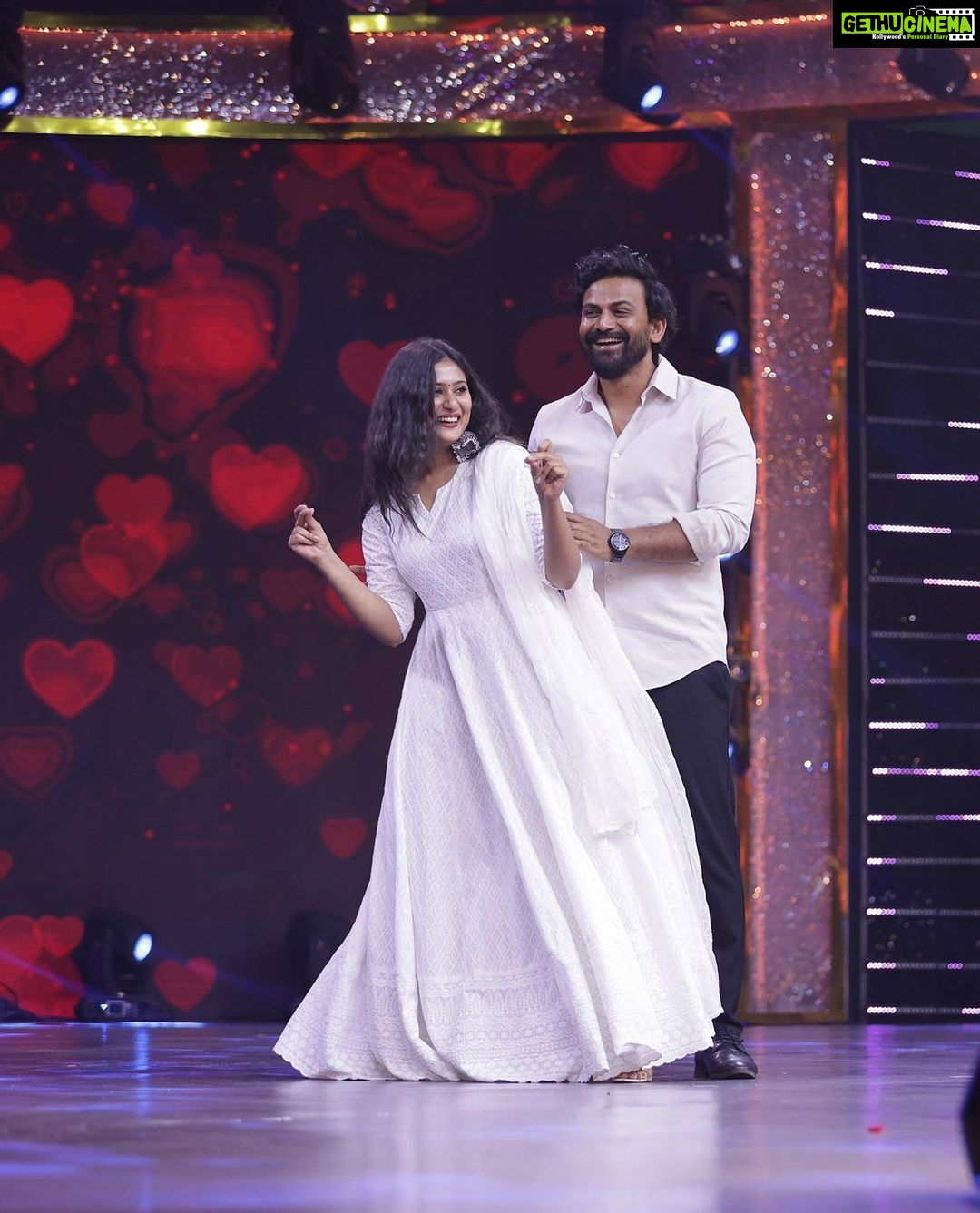 Amrutha Iyengar Instagram - Happy birthday D 🤗 Wishing you the best always 🤗😊