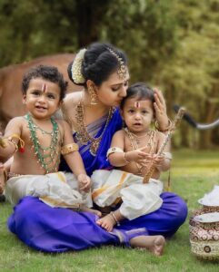 Amulya Instagram - Happy Krishna Janmashtami 🙏 

Photography: @giggly_tots
Jewels: @gajraj_jewellers