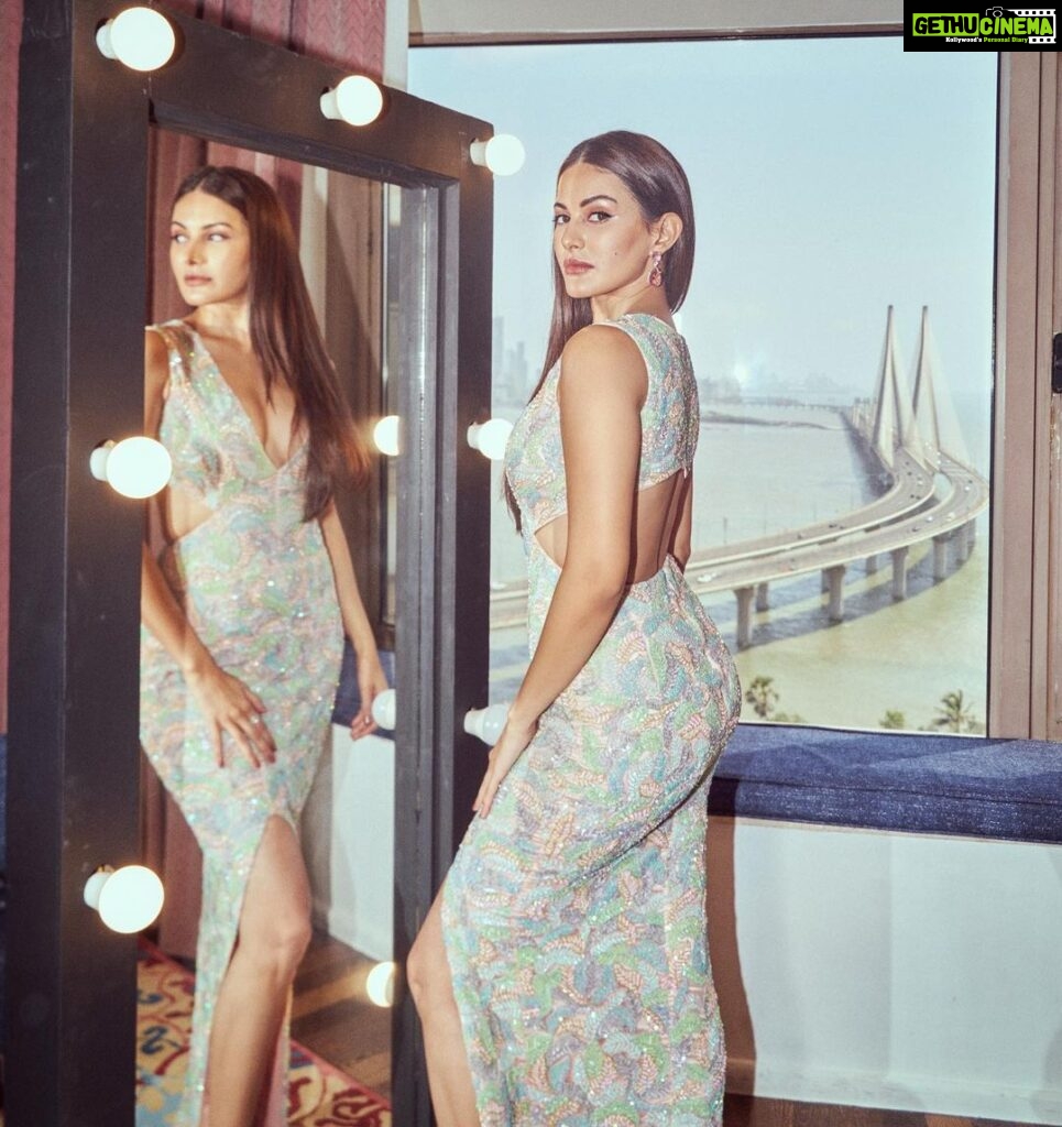 Amyra Dastur Instagram - Outfit - Perfect Attitude - Worth It . In @amaare.in with jewellery from @ut_jewellery_by_harveen & @goldenwindow for the #bambaimerijaan trailer launch. Styled by @richamehta1990 Hair @mugshotbyzeba MUA @niyati_kothari Shot by @dieppj Taj Lands End, Mumbai