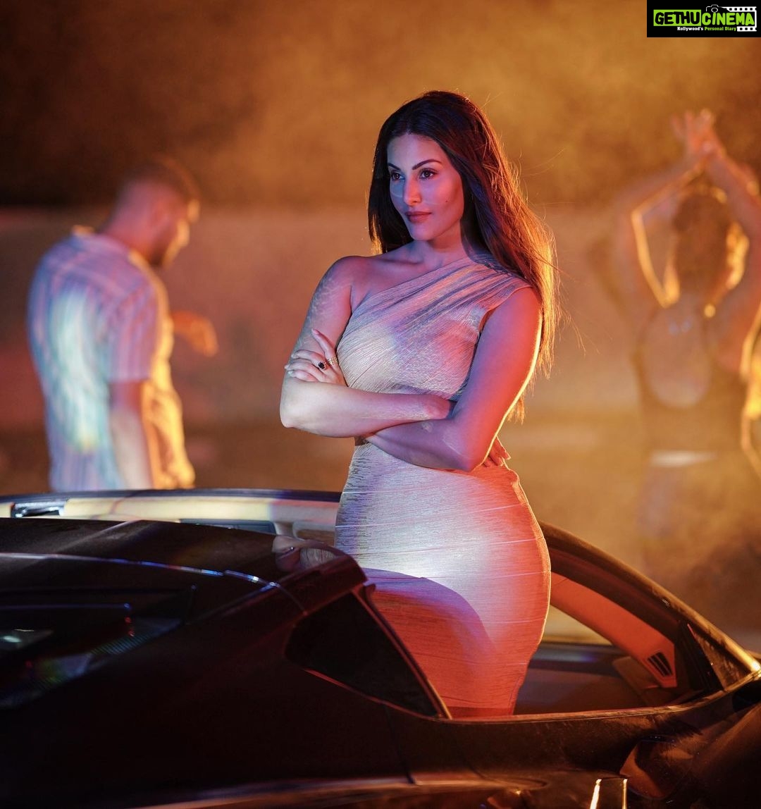 Amyra Dastur - 197.8K Likes - #bts 🎶🎵🎶 #AagLagge 🎵🎶🎵
.
@nirmaan01 @amitprasher @kafproductionsindia