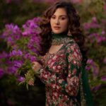 Amyra Dastur Instagram - A case of heliophilia ☀️ . . . 📸 @dieppj Wearing @printsbyradhika Jewellery @mortantra Styled by @thenanditakohli Assisted by @bavleensethi MUA @mugshotbyzeba Hair @lakshsingh__