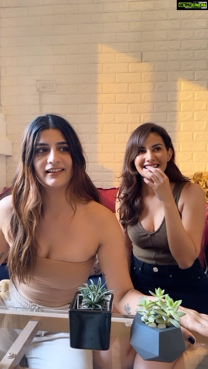 Amyra Dastur Instagram - 👯♂️ tag your bff 💜 . . . . . #reels #reelsinstagram #bestfriends #girlbestie #trendingreels #amyradastur #erikapackard
