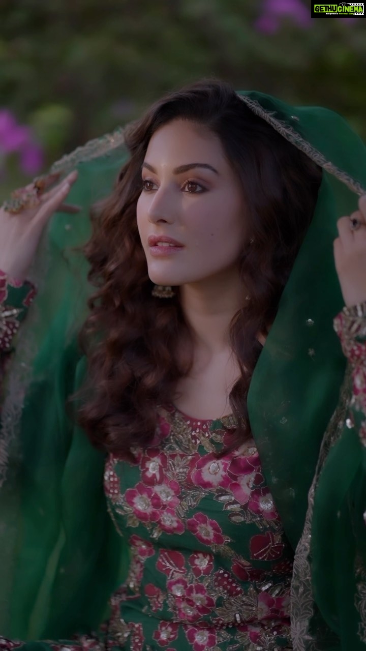 Amyra Dastur Instagram - In a Madhubala state of mind 🦚 . . . 📸 @dieppj Wearing @printsbyradhika Jewellery @mortantra Styled by @thenanditakohli Assisted by @bavleensethi Hair @lakshsingh__ MUA @mugshotbyzeba