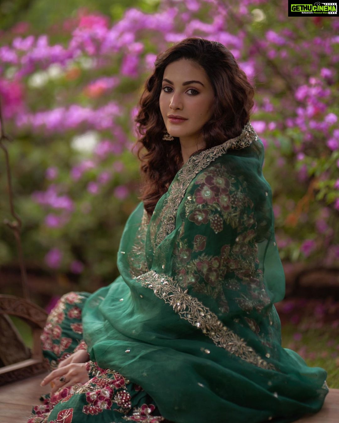 Amyra Dastur Instagram - 🦚 . . . 📸 @dieppj Styled by @thenanditakohli Assisted by @bavleensethi Wearing @printsbyradhika Jewellery @mortantra Hair @lakshsingh__ MUA @mugshotbyzeba