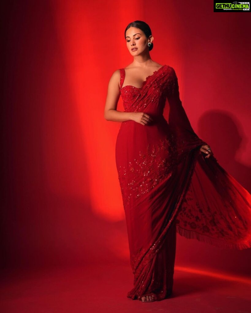 Amyra Dastur Instagram - Nothing defines grace like a Saree ♥️ In @premyabymanishii for the #lokmatmoststylish awards 2023 💫 . . . Shot by @anups_ Styled by @richamehta1990 MUA @miimoglam Hair @lakshsingh__ Earrings @preciouscollectionjewellounge Ring @karishma.joolry