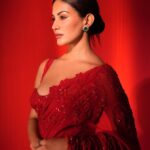 Amyra Dastur Instagram – Nothing defines grace like a Saree ♥️
In @premyabymanishii for the #lokmatmoststylish awards 2023 💫
.
.
.
Shot by @anups_
Styled by @richamehta1990
MUA @miimoglam
Hair @lakshsingh__
Earrings @preciouscollectionjewellounge
Ring @karishma.joolry