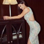 Amyra Dastur Instagram – Outfit – Perfect
Attitude – Worth It
.
In @amaare.in with jewellery from @ut_jewellery_by_harveen & @goldenwindow for the #bambaimerijaan trailer launch.
Styled by @richamehta1990
Hair @mugshotbyzeba
MUA @niyati_kothari
Shot by @dieppj Taj Lands End, Mumbai