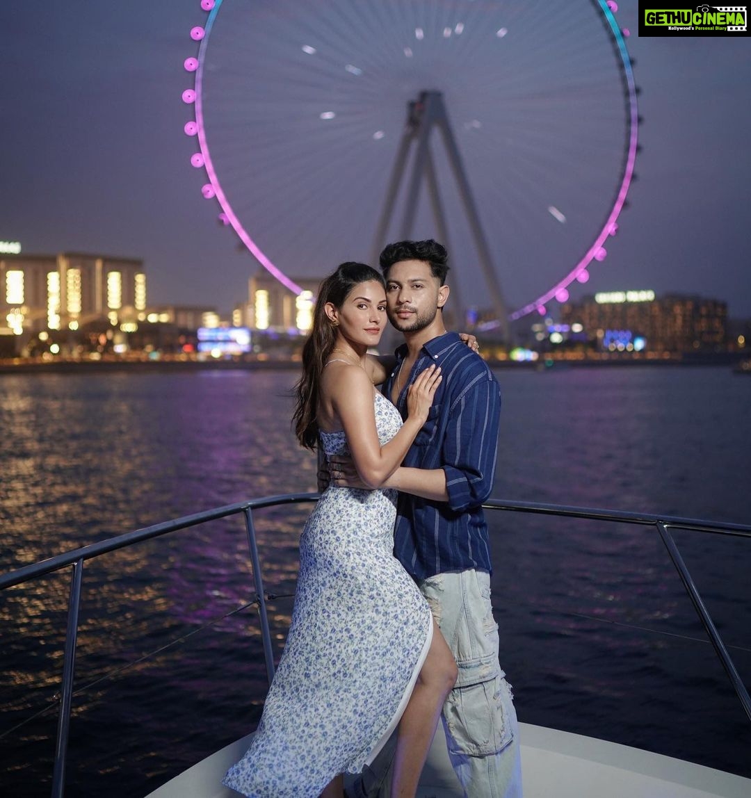Amyra Dastur - 197.8K Likes - #bts 🎶🎵🎶 #AagLagge 🎵🎶🎵
.
@nirmaan01 @amitprasher @kafproductionsindia