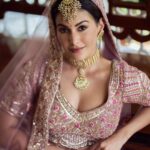 Amyra Dastur Instagram - 🌸🪷🌸🪷🌸 . . . 📸 @dieppj Wearing @bindaniofficial Jewellery @mortantra Styled by @thenanditakohli Assisted by @_bavleensethi Hair @lakshsingh__ MUA @mugshotbyzeba