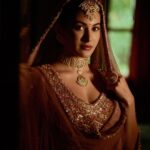 Amyra Dastur Instagram - A girl from a different era 💫 . . . 📸 @dieppj Hair @lakshsingh__ MUA @mugshotbyzeba Styled by @thenanditakohli Assisted by @_bavleensethi Wearing @bindaniofficial Jewellery @mortantra . . . #playingdressup #vintagestyle #indianprincess