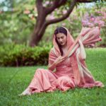 Amyra Dastur Instagram - We’re all different flowers from the same garden 🌸 . . . 📸 @dieppj Styled by @thenanditakohli Assisted by @_bavleensethi Wearing @loka_byveerali Jewellery @mortantra Hair @lakshsingh__ MUA @mugshotbyzeba