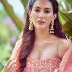 Amyra Dastur Instagram - Quiet places and soft moments 🌸 . . . 📸 @dieppj MUA @mugshotbyzeba Hair by @lakshsingh__ Styled by @thenanditakohli Assisted by @bavleensethi Outfit @loka_byveerali Jeweller @mortantra Khandala