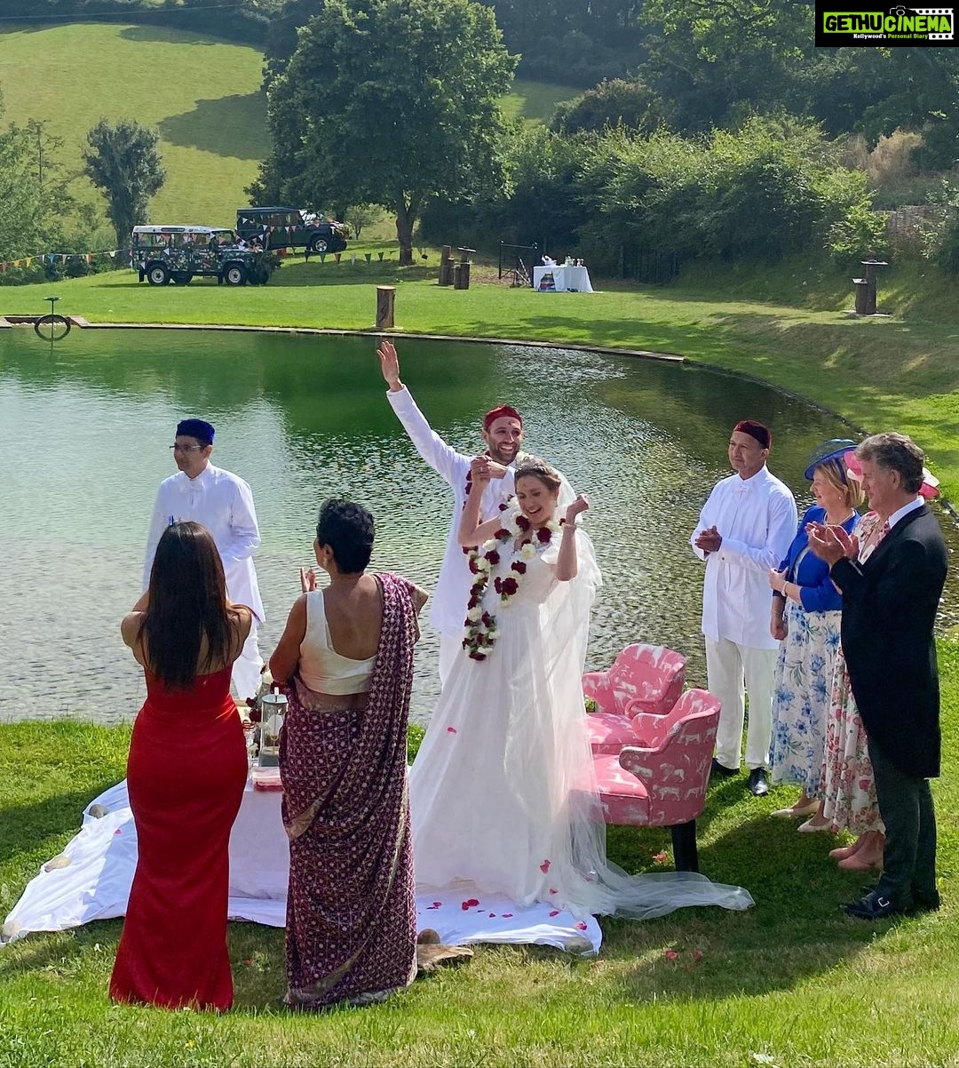 Amyra Dastur Instagram - Dearest @rustamk92 & Izzy congratulations β₯οΈ I wish you nothing but love and happiness! Stay silly and crazy! Thank you for a wonderful day my lovelies πππ»πβοΈπ« Exeter, Devon